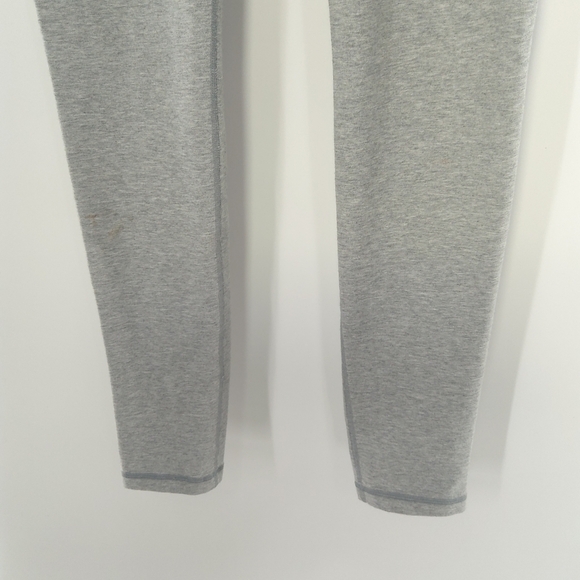 UNDER ARMOUR heatgear cropped  pants medium - Picture 3 of 7